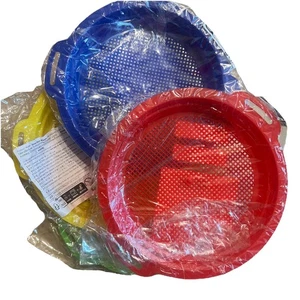 Sandsieb Sieb für den Strand Sandspielzeug (rot, blau, gelb & grün) komplett - Bild 1 von 7