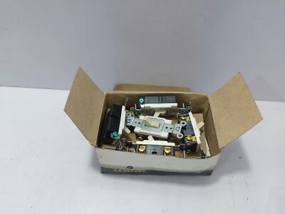 Leviton CSB1-15I Toggle Switch 15A 120/277V AC/CA - Lot of 10PCS - Image 1 of 4