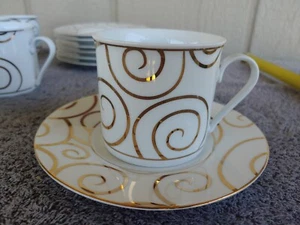 Pier One Gold Swirl Tasse und Untertasse sanft gebraucht - Bild 1 von 8
