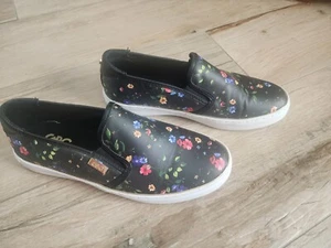 GBG Los Angeles Women's Fashion Sneakers - Black with Flowers Size 9 - Picture 1 of 7