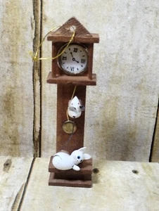 Vtg Miniature Wood Grandfather Clock Ornament Cat & Mouse - Picture 1 of 4