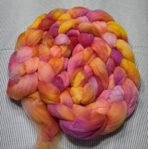 USA Hand Dyed Painted Med Wool Combed Top Roving Spinning Felting Fruit Tart - Picture 1 of 1