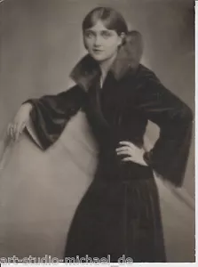Original Vintage-Foto von Angelo: „Samt und Pelz“ um 1920 - Bild 1 von 2