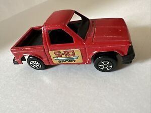 VTG Tootsietoy Chevy S-10 Red Pick Up Truck Chicago Car Metal & Plastic