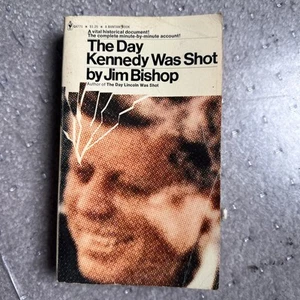The Day Kennedy Was Shot By Jim Bishop Vintage Paperback JFK Assassination - Picture 1 of 3