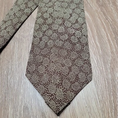 Corbata corta Donna Karan de seda dorada marrón geométrica para hombre EE. UU. 56 x 4 hecha a mano Foto 1 de 4