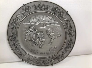 Hallmark Christmas Ice Skaters on Pond Pewter Plate 1987 By Mary Hamilton GUC - Picture 1 of 9