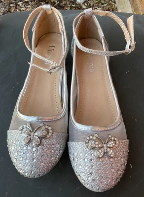 NOVO! UTOPIA BY NOVA CALÇADO~SAPATOS FEMININOS PRATA GLITTER SALTO BAIXO TAMANHO 1~1 ou TODOS - Imagem 1 de 4