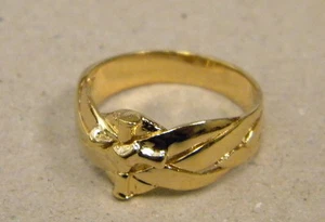Lady's Girl's Yellow Gold Plated Plain Cross Fashion Band Ring Size 6.75 New - Picture 1 of 5