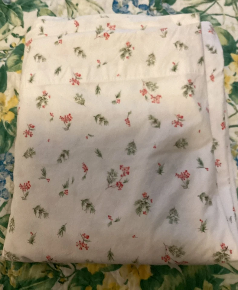 Ralph Lauren Queen Flat Sheet Pine Branch Red Berries Holidays MacKenzie - Image 1 of 4