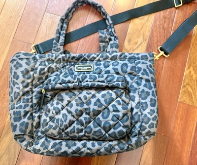 NUEVO Bolso de Pañales para Bebé Marc Jacobs Acolchado con Cambiador Musgo Español LEOPARDO Foto 1 de 3