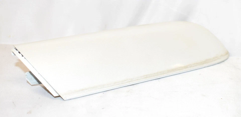 02-06 Cadillac Escalade y ESV Cubierta de extremo de techo trasero izquierdo blanco diamante B1A01 Foto 1 de 4