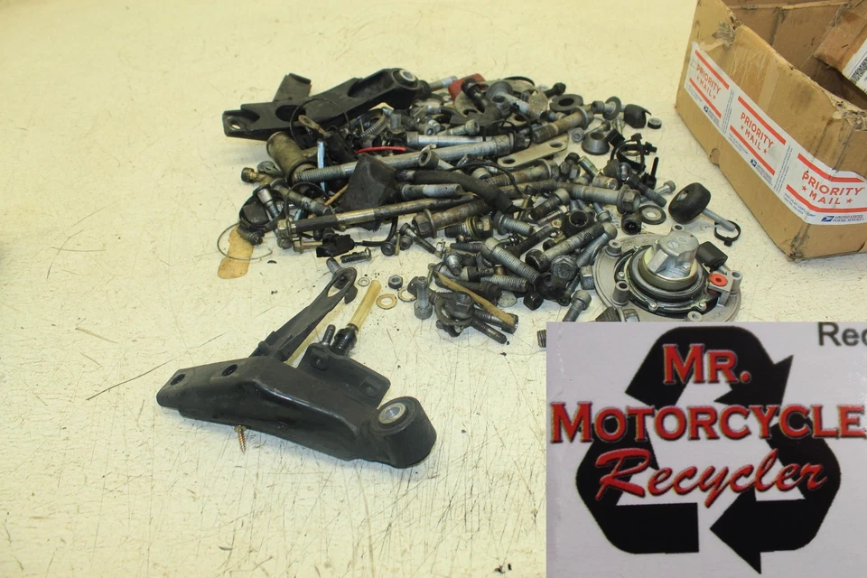 BMW K1200RS 1200 1998 OEM MISC. JUEGO DE PERNOS TORNILLOS PIEZAS PEQUEÑAS B28D Foto 1 de 4