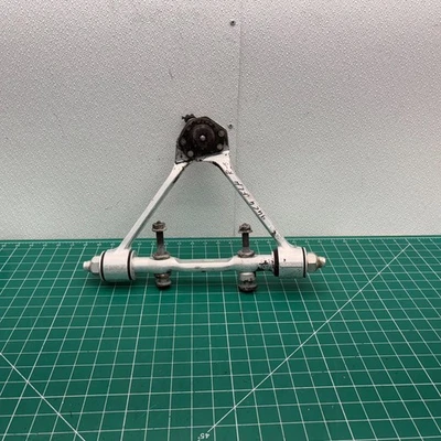 88-96 CHEVROLET CORVETTE C4 BRAÇO DE CONTROLE SUPERIOR DIANTEIRO ESQUERDO DO LADO DO MOTORISTA FABRICANTE DE EQUIPAMENTO ORIGINAL - Imagem 1 de 4