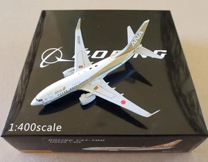 1:400 Boeing 737-700 ANA All Nippon Airways Gold JA02AN Panda Model / Panda - Picture 1 of 3