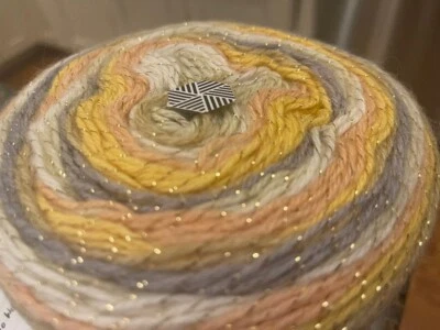 1 FIO KARTOPU MATRIOSKA LUX - Cor SOH2136 Lote K477 OURO AMARELO PÊSSEGO C - Imagem 1 de 4