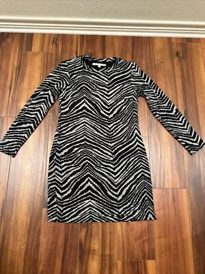 Vestido TRINA TURK Bellingham Estampado Cebra Elástico Manga Larga Negro/Gris M Defectos Foto 1 de 4