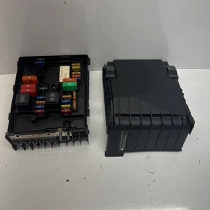 2010-2014 Volkswagen Golf 2.5L Fuse Box OEM. - Picture 1 of 12