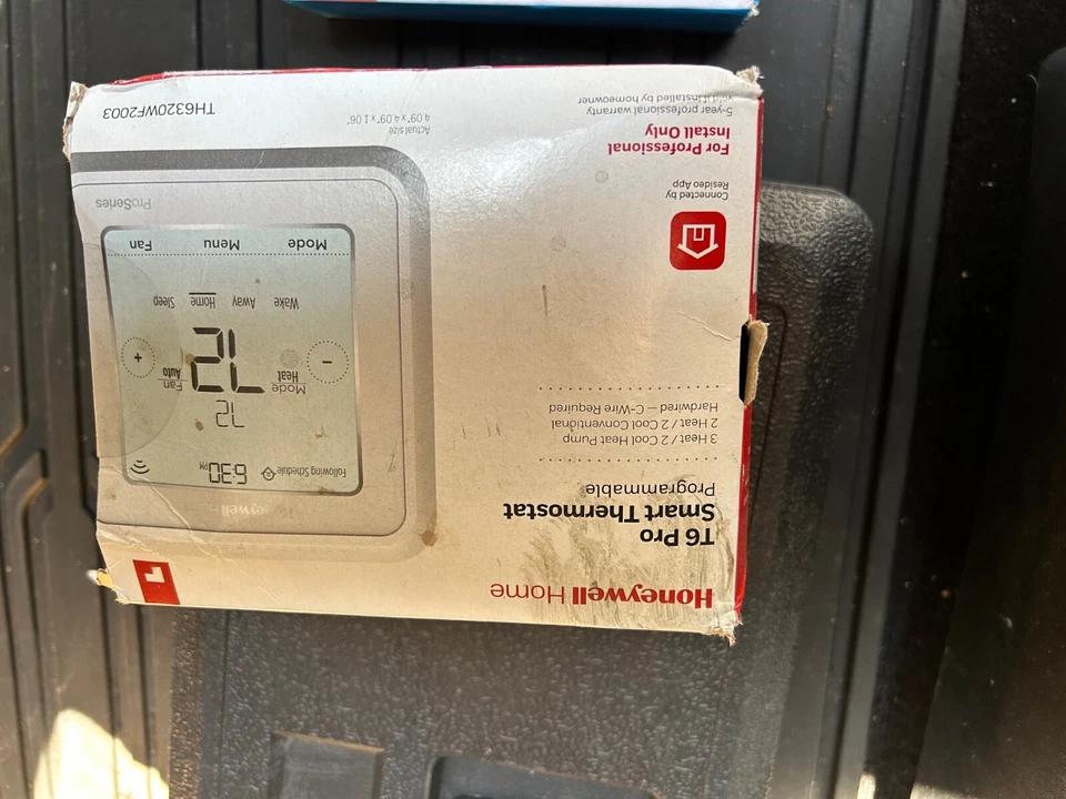 Honeywell T6 Pro Wi-Fi Programmable Smart Thermostat - White - Model TH6220WF200 - Image 1 of 1