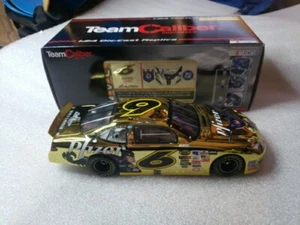2004 1:24 Team Caliber Mark Martin #6 Batman Yellow Color Chrome one of 504 - Picture 1 of 20