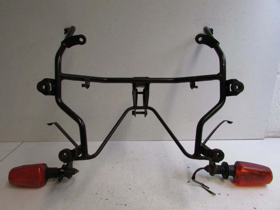 Yamaha FZR1000 EXUP 3LG 1995 Front Sub Frame Mounting Bracket & Indicators J20 - Image 1 of 4