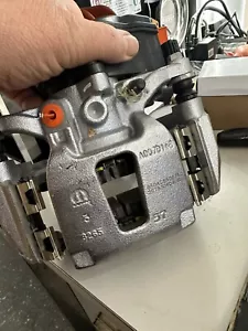 2020 DODGE RAM 1500 LIMITED 3.0L 4X4 OEM LH DRIVER REAR BRAKE CALIPER #1413 - Foto 1 di 6