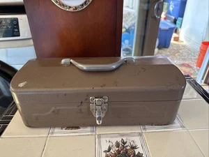Caja de herramientas metálica vintage - Imagen 1 de 9