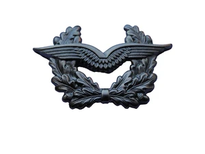 Original Bundeswehr Mützenabzeichen  Luftwaffe  in silber - Picture 1 of 1