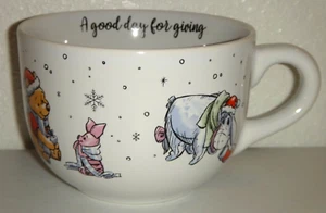 Disney WINNIE THE POOH Keramik Kaffeebecher Teetasse "EIN GUTER TAG ZUM SCHENKEN" 20 Unzen - Bild 1 von 6