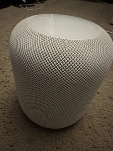 Apple HomePod Voice Enabled Smart Assistant - White FOR PARTS!! - Picture 1 of 2