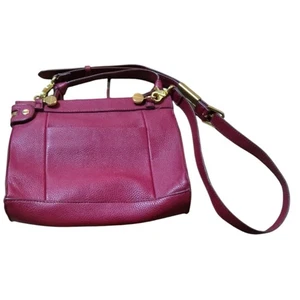 Sac bandoulière zippé FOLY & Corinna rouge canneberge cuir vegan - Photo 1/4