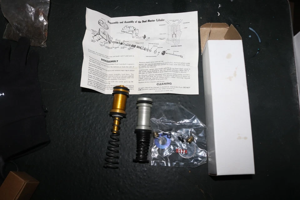 Nuevo de Lote Antiguo Mopar 3549078 Kit Cilindro Maestro 1972-1976 Dodge Truck Van D B 200 - 300 Foto 1 de 4