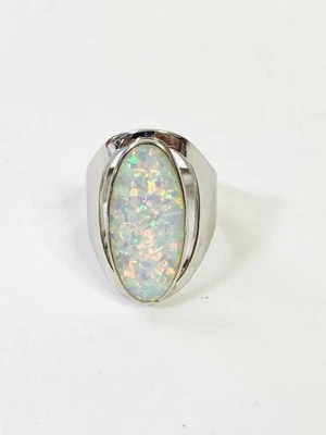STUNNING Vintage Sterling Silver Opal Ring - Image 1 of 4