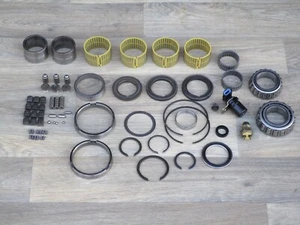 01-04 MUSTANG TREMEC 3650 TRANSMISSION SMALL PARTS LOT 04GT - Picture 1 of 20