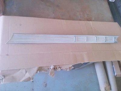 61 Oldsmobile Super 88 1961 panel trasero izquierdo acabado moldura OEM PT# 4812967 Foto 1 de 4