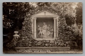 Foto real RPPC Primera estación de la cruz escultura en Holy Hill Wisconsin 1929 - Imagen 1 de 2