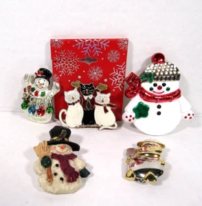 Lote de 5 broches vintage con respaldo de alfileres vacaciones de Navidad muñecos de nieve y villancicos gatos - Imagen 1 de 11
