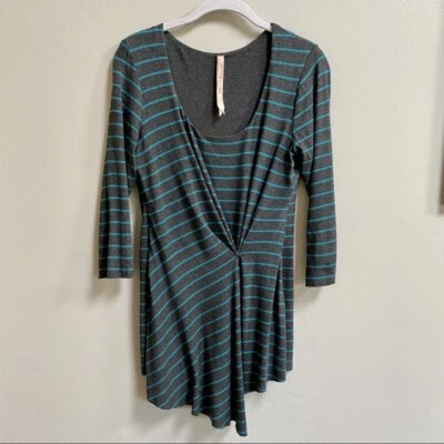 Top Bailey 44 Asimétrico Gris y Turquesa Rayas Acanalado Frontal Talla Grande Foto 1 de 4