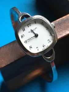 Vintage Montre Bracelet Femme Mécanique en Argent Ch TISSOT & Fils Le Locle - Picture 1 of 7