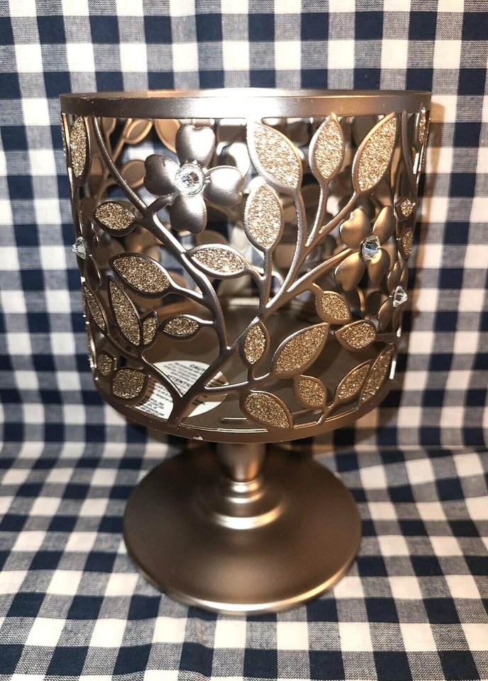 ¡NUEVO! Soporte para pedestal de vela de 3 mechas Dogwood baño y cuerpo funciona ¡ENVÍO GRATUITO! Foto 1 de 1