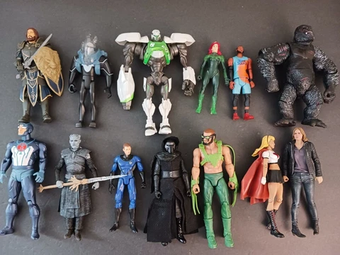 mixed action figures lot loose SUPER GIRL, KONG, MISTER FREEZE, STAR WARS Cover