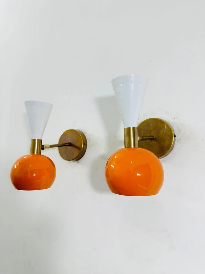 Aplique de pared italiano de latón de mediados de siglo: Diabolo luz de doble tono regalo de Navidad Foto 1 de 4