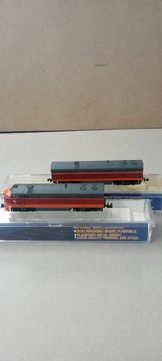 N Scale Life-Like A & B Milwaukee Road C-Liner Locomotives Both Powered - Image 1 of 4