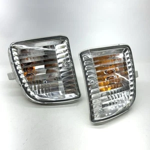 For 2001 2002 2003 Toyota RAV4 Front Turn Signal Light Pair TO2530139 + TO253 - Picture 1 of 10