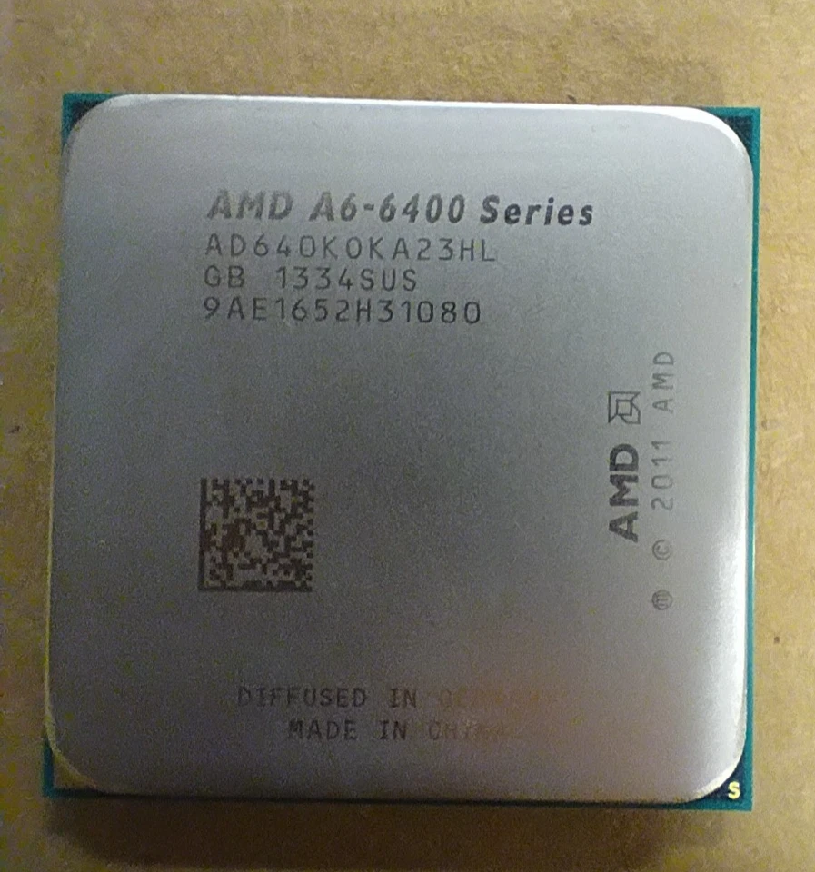 Zócalo de CPU AMD A6-6400K FM2 2 núcleos 2 hilos 3,9 GHz 1 MB de caché L2 de 2 MB de caché L3 Foto 1 de 2