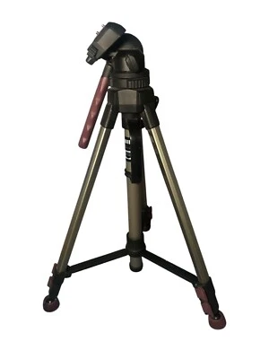 Luminos Extendable Tripod, Lightweight and Portable - lightly used  - Image 1 of 4