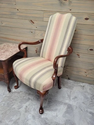 Sillón Hancock & Moore estilo reina Ana caoba Foto 1 de 4