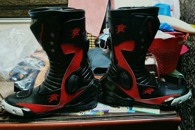 SUZUKI HAYABUSA Motorcycle Biker Leather Boots Motorbike Leather Racing Boots - Image 1 of 2