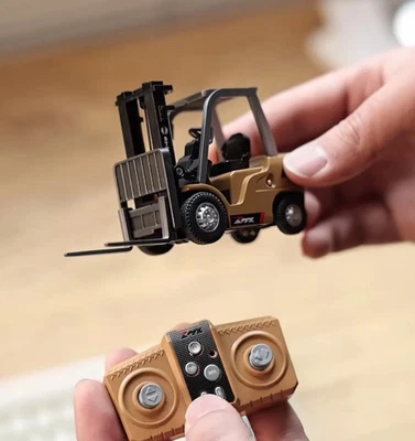 1/64 RC Alloy Forklift Engineering Vehicle Model Toy Collection Gift for Boys - Image 1 of 4