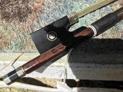 Arco para violín-W.E. Hill & Sons Foto 1 de 4